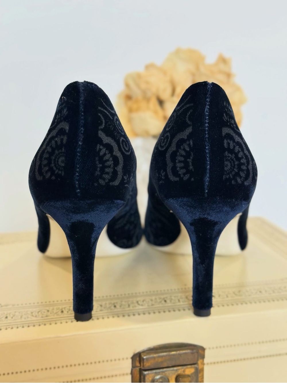 Ron White DWP1 Midnight Velvet Blue Kitten Heels - Picture 12 of 17